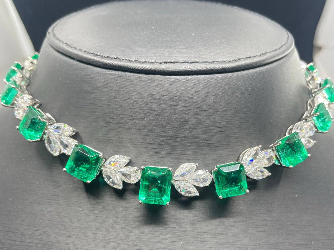 Green emerald necklace عقد أخضر ايميرالد - just like diamonds