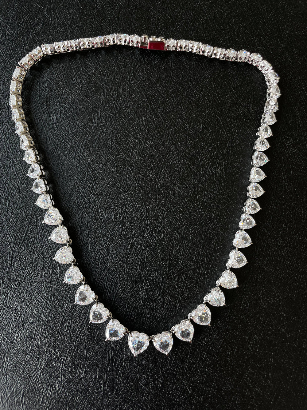 Hearts tennis necklace  قلادة تينيس القلوب بالحجم الكبير - just like diamonds