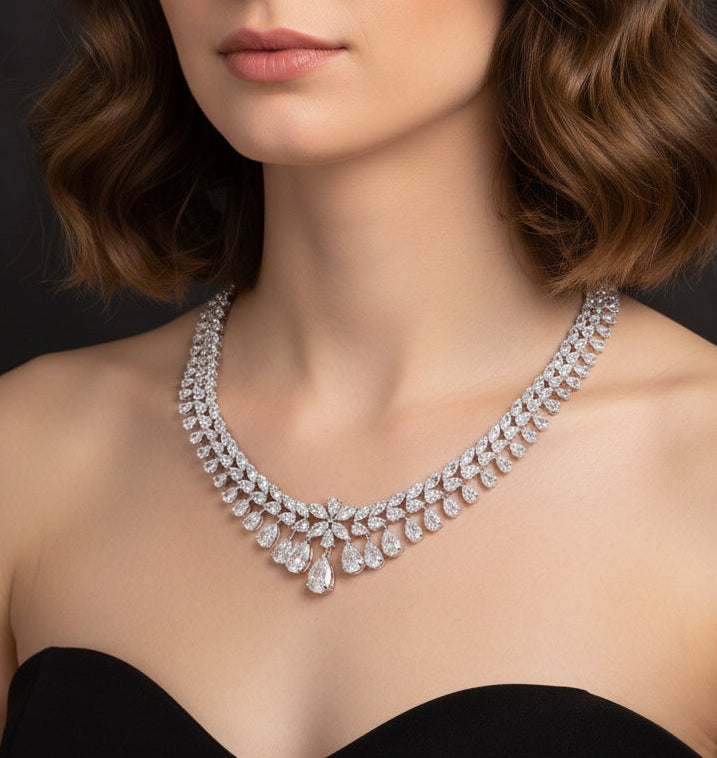 Necklace with star center pear قلاده دمعات على شكل نجمه - just like diamonds