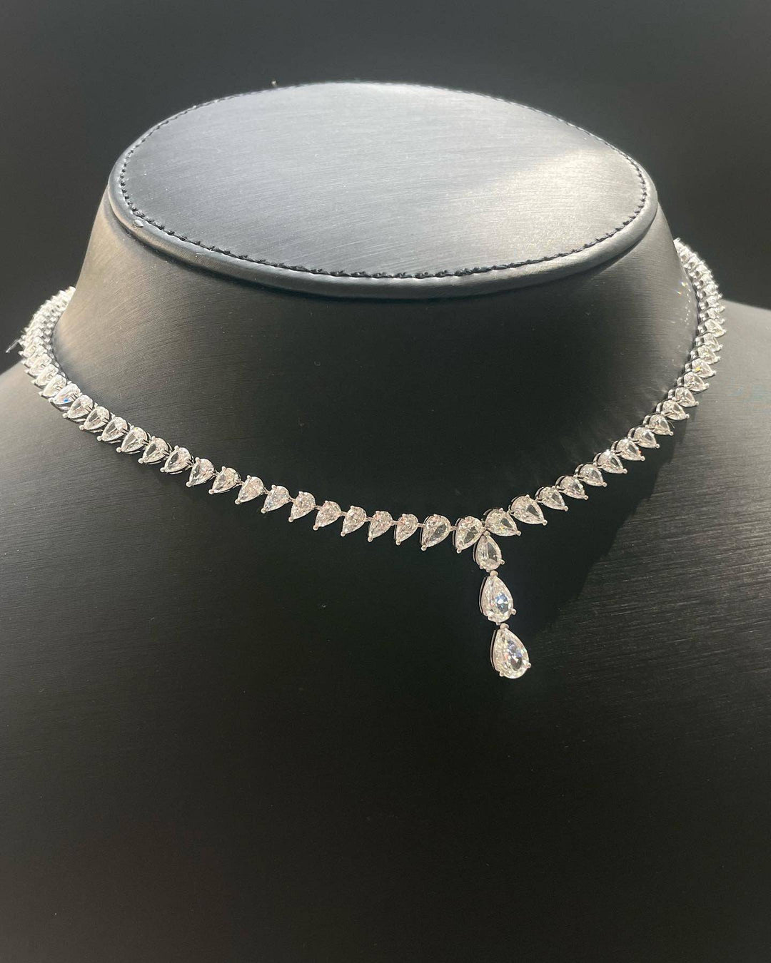 Pears simple necklace قلاده الدمعات البسيطه - just like diamonds
