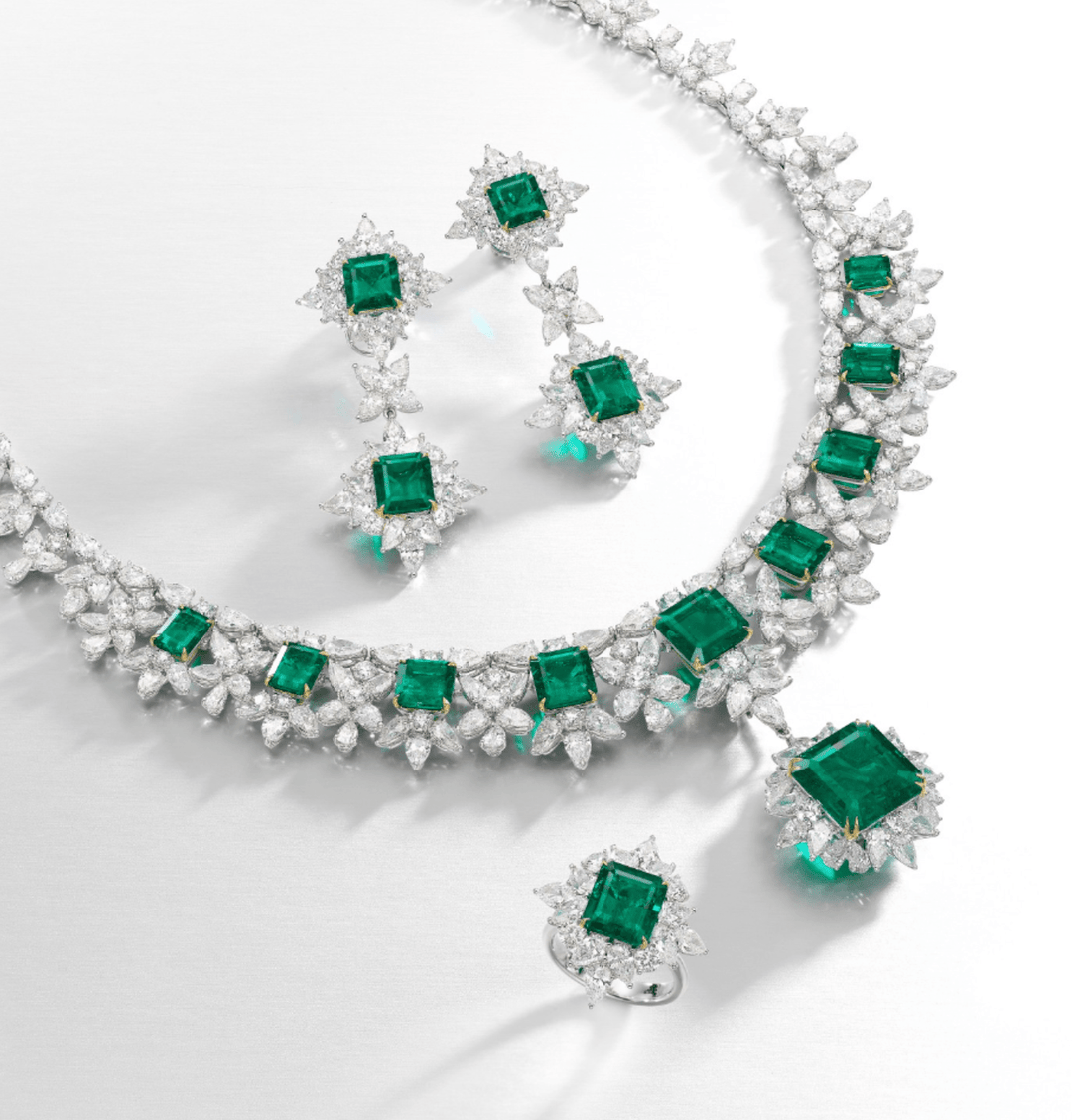Classical necklace عقد كلاسيكي - just like diamonds