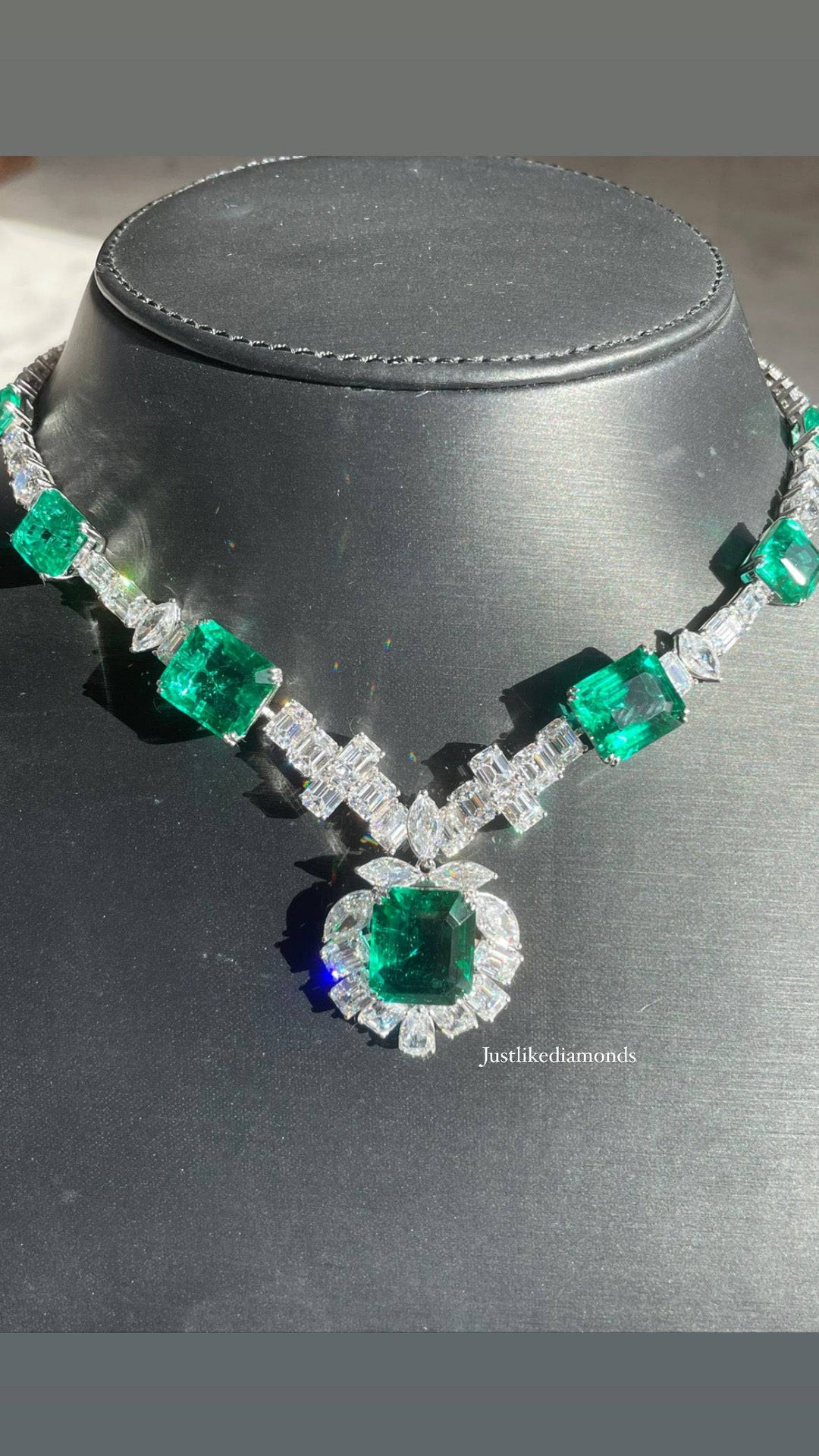 Green necklace عقد أخضر - just like diamonds