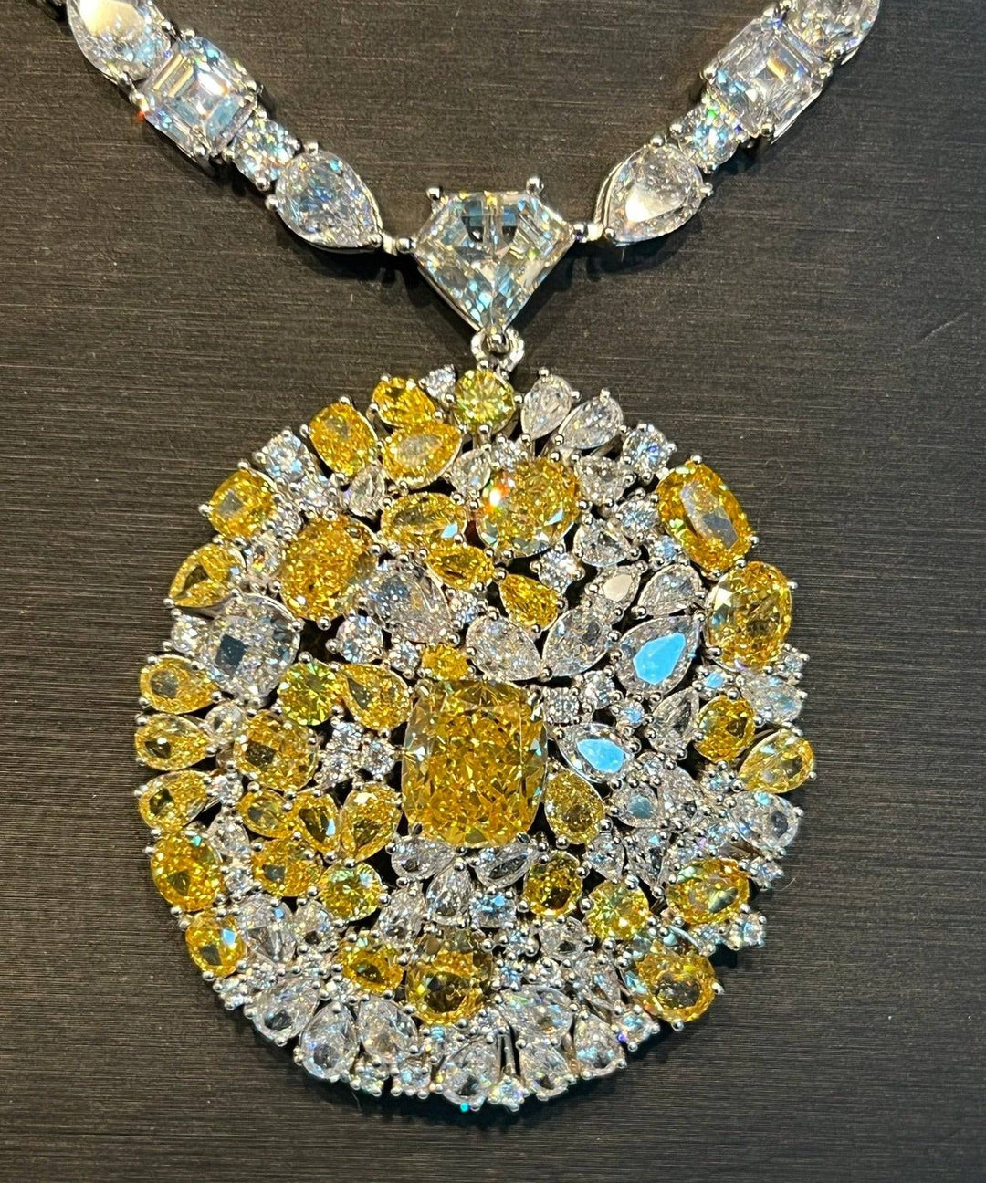 Medallion yellow Long necklace قلادة طويلة صفراء - just like diamonds