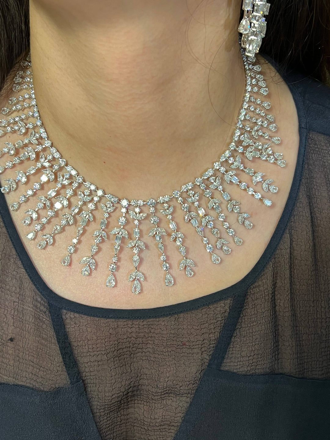Royal white multi shaped stones عقد رويال كبير بأحجار مختلفه - just like diamonds