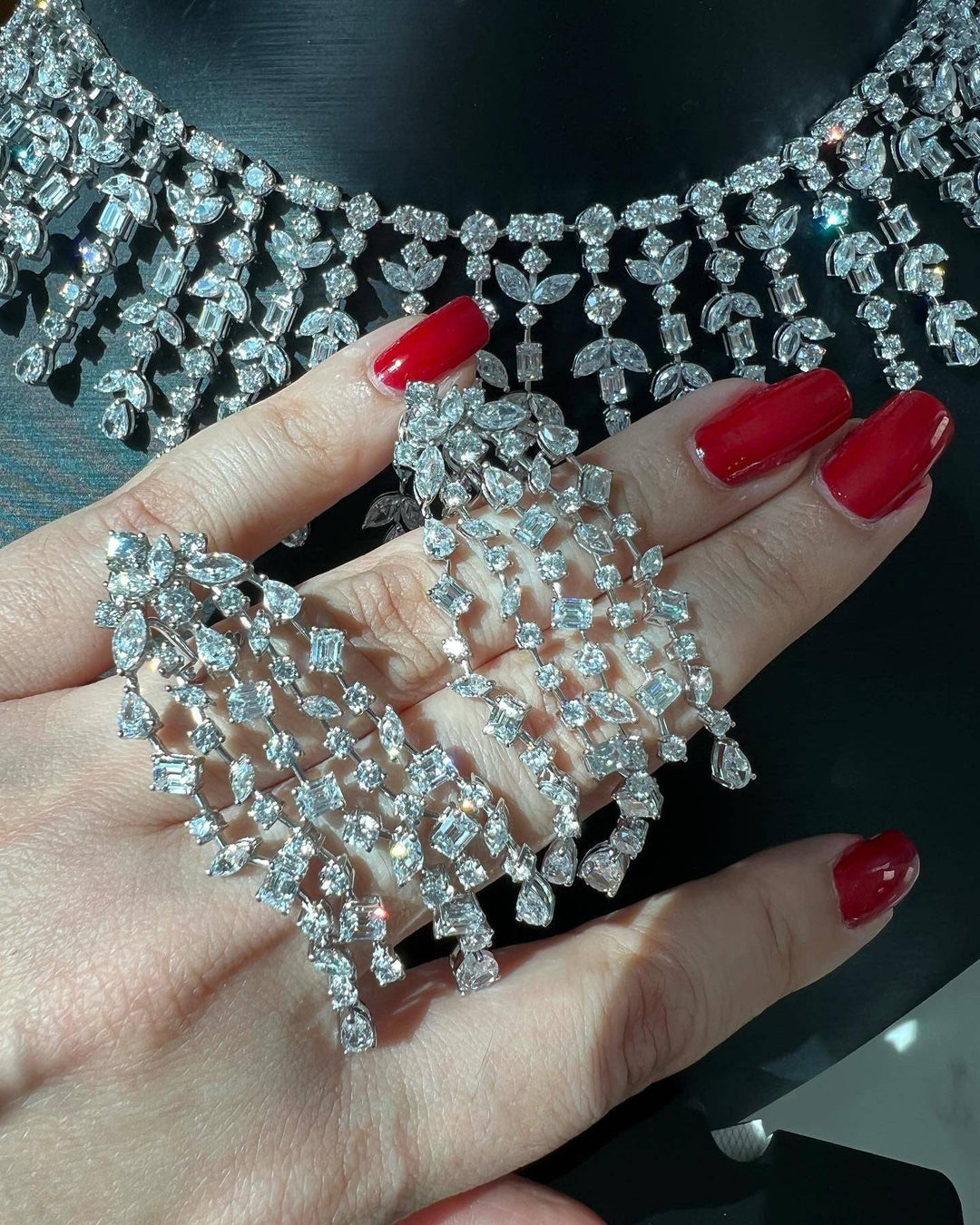 Royal white multi shaped stones عقد رويال كبير بأحجار مختلفه - just like diamonds