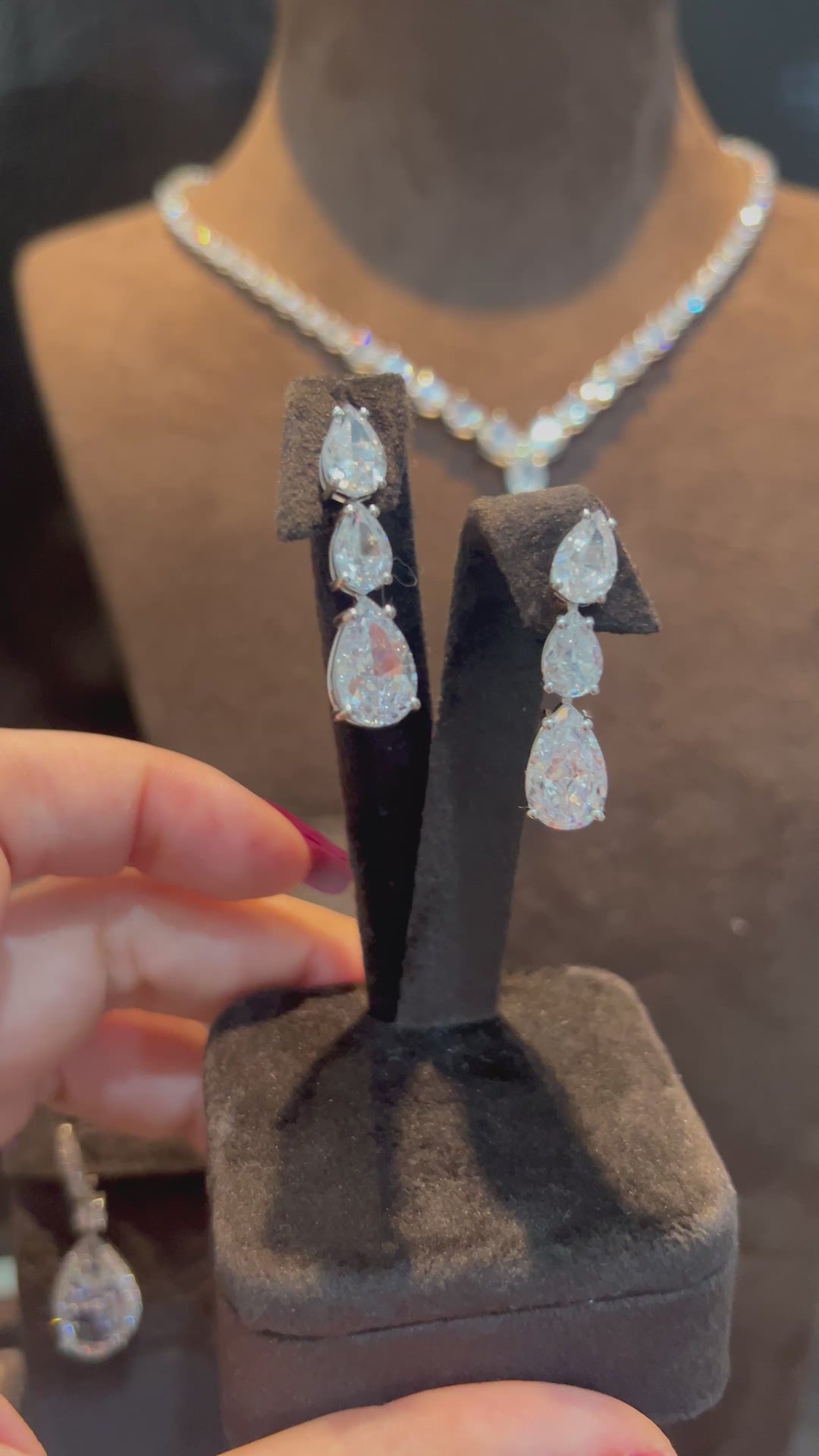 Pear Earrings أقراط الدمعة