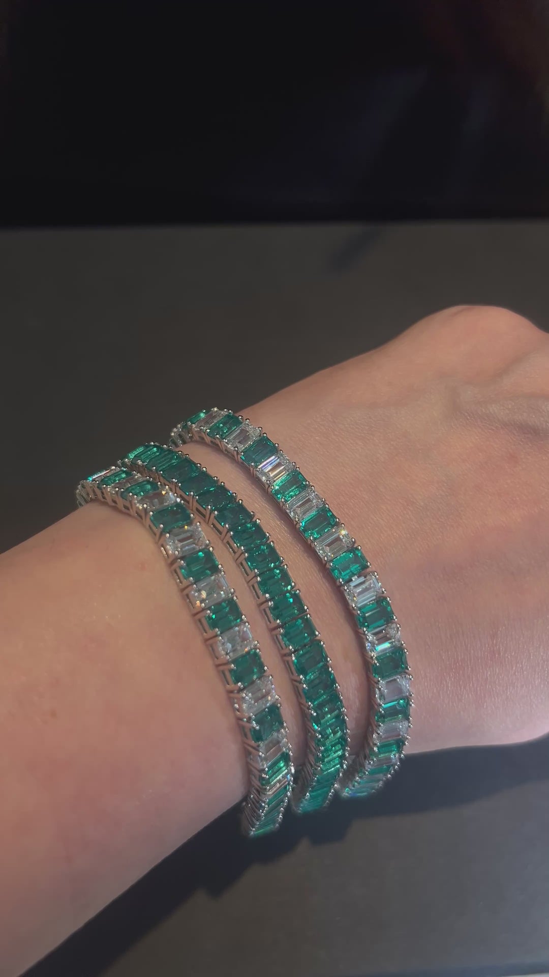 Emerald cut green bracelet  سوار بقصه الايميرالد الاخضر