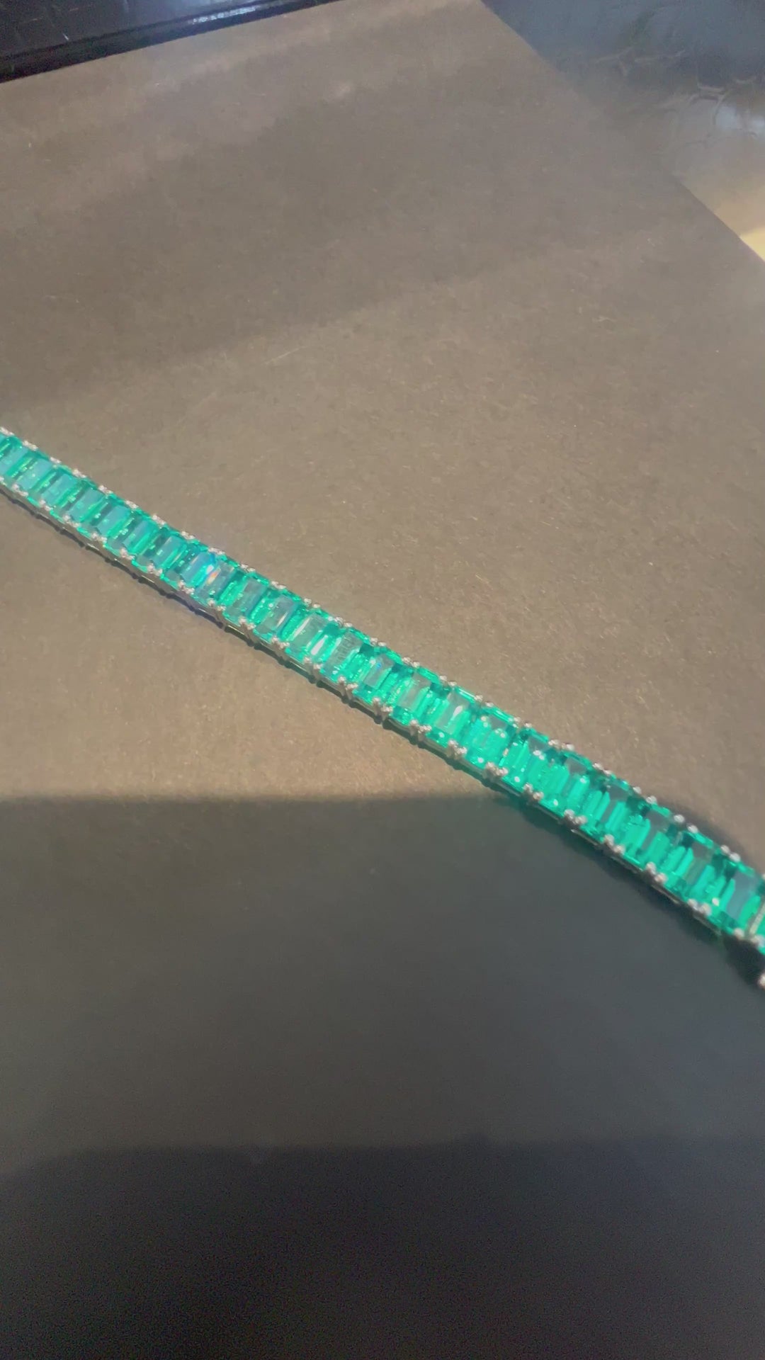 Green tennis bracelet  سوار تينيس أخضر