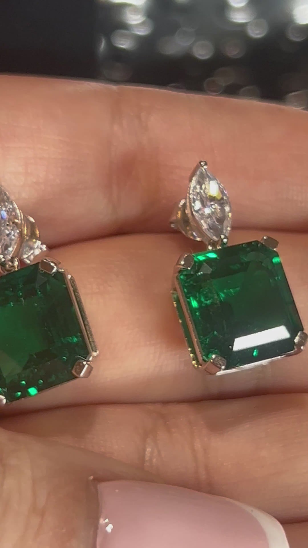 Green earrings with marquis أقراط الزمرد والماركيز