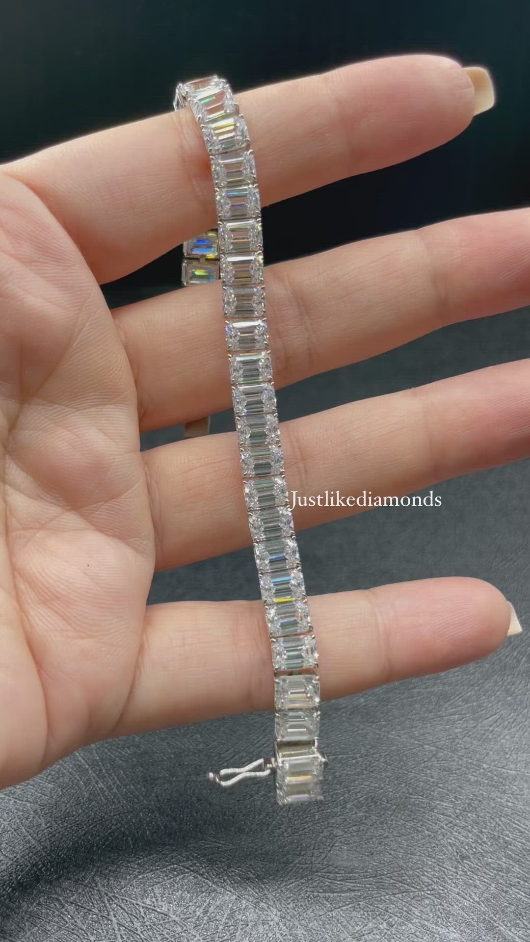 Emerald cut bracelet سوار بقصه الايميرالد