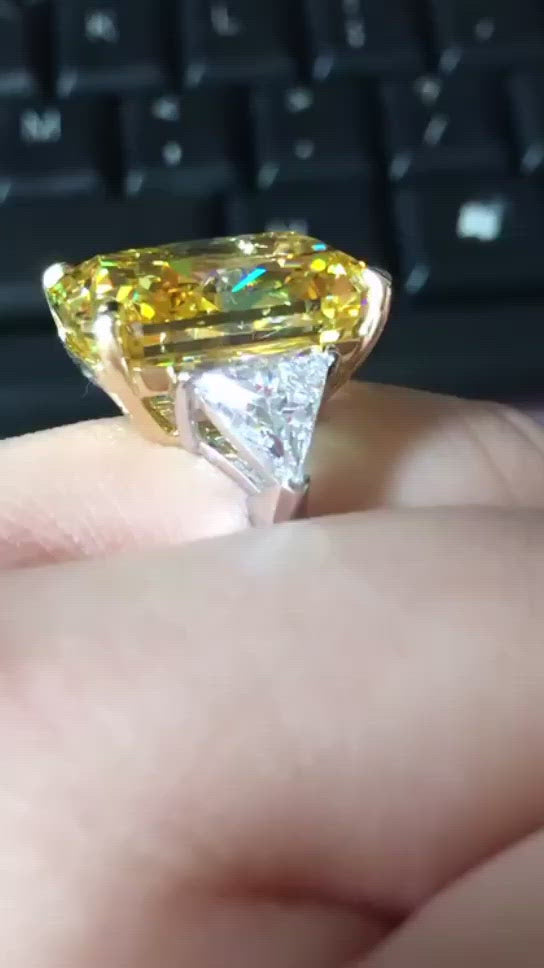 Radiant cut ring خاتم راديانت اصفر