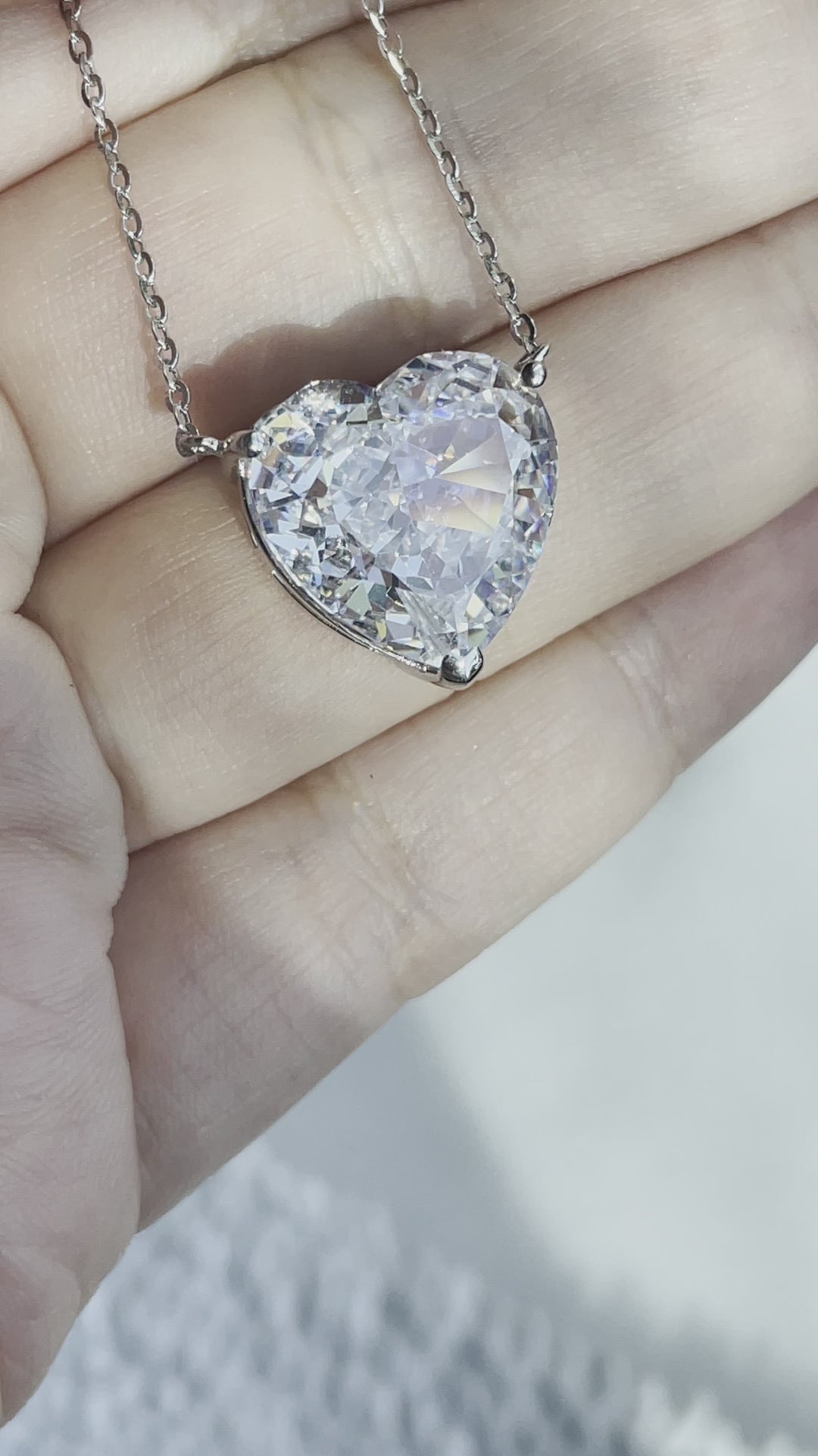 Heart shaped pendant ( big ) تعليقه قلب بالحجم الكبير