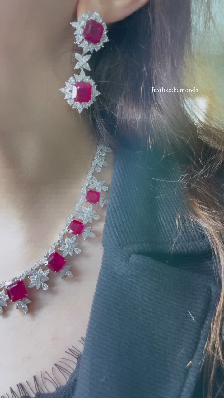 Classical necklace عقد كلاسيكي