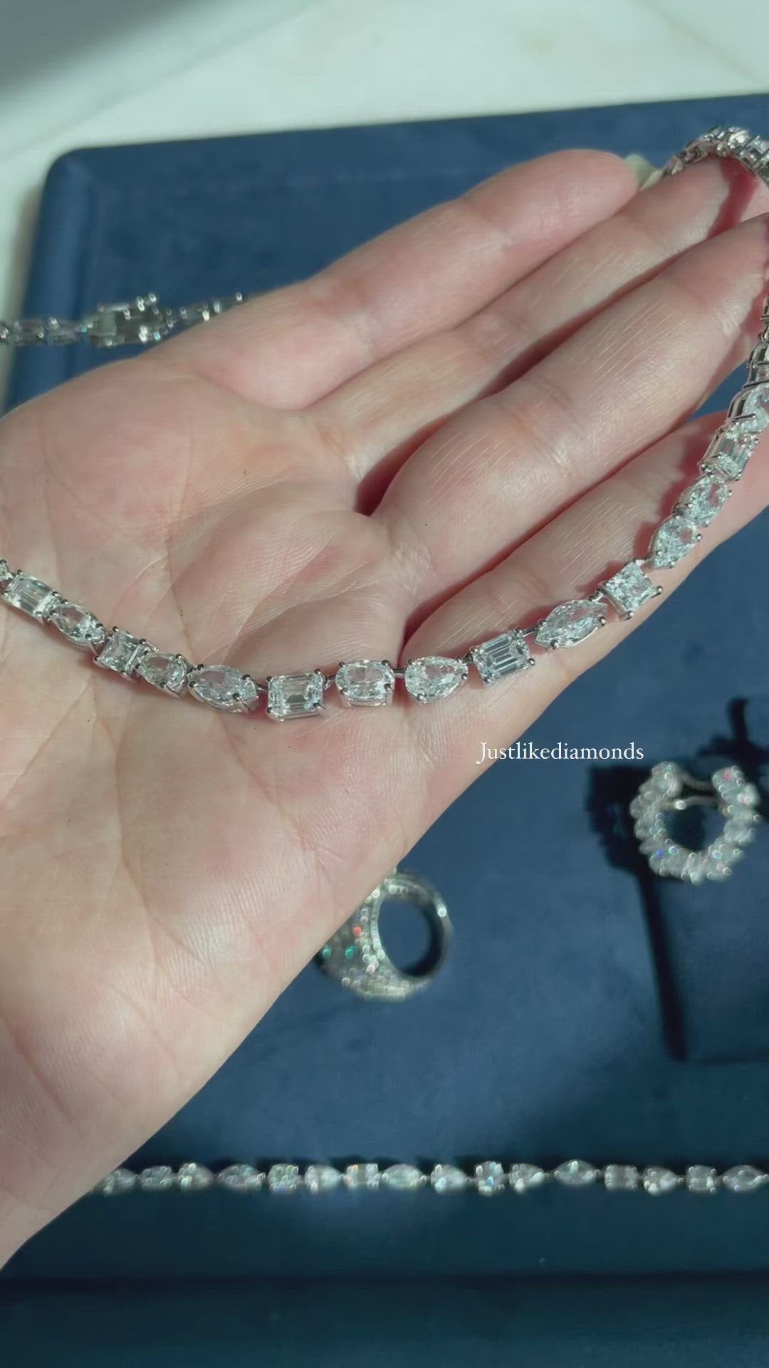 Mix cut stones necklace عقد خليط من الأحجار