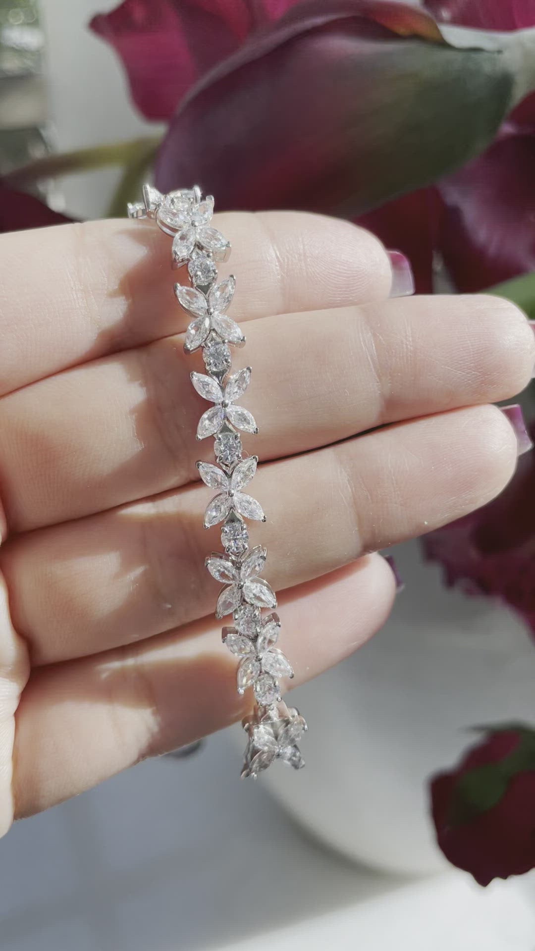 Marquise flower bracelet سوار الماركيز على شكل ورود