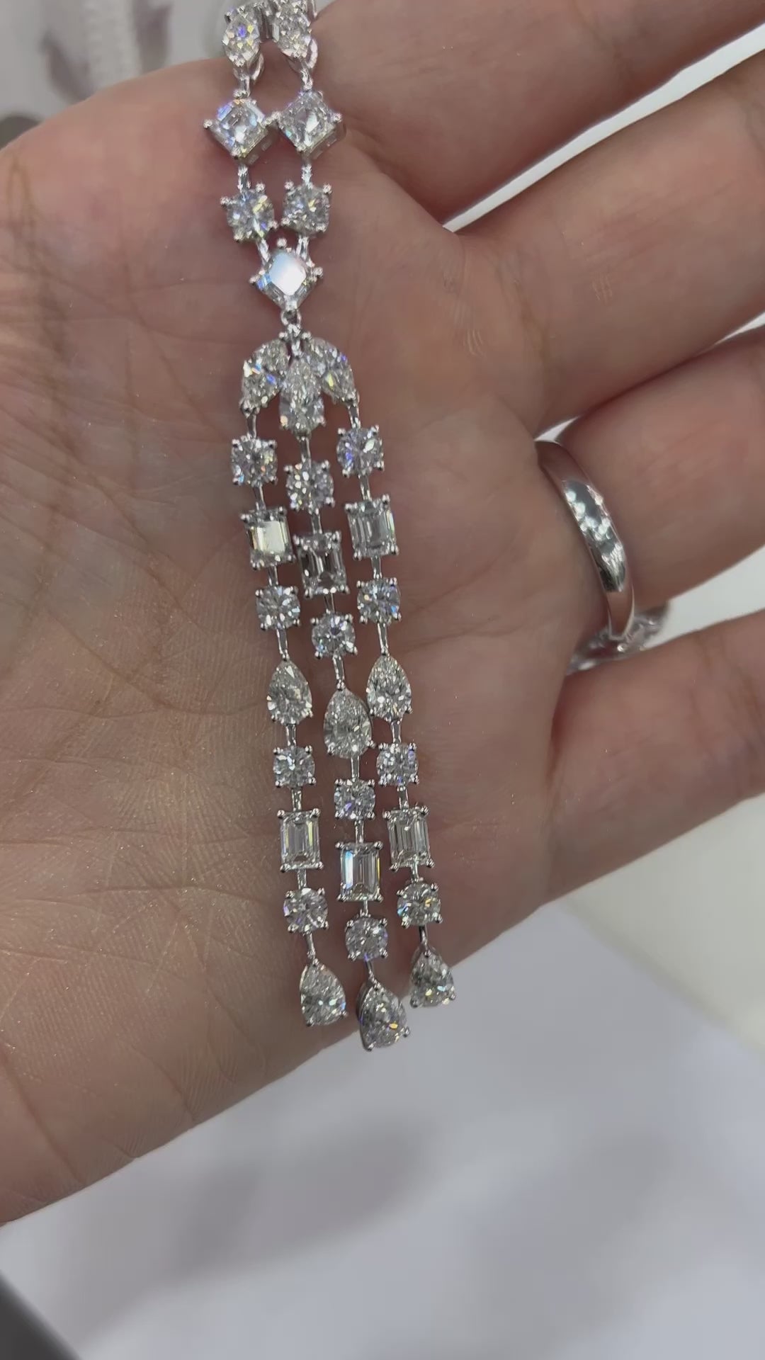 Long necklace with multi shaped stones قلاده طويله من أحجار مختلفه