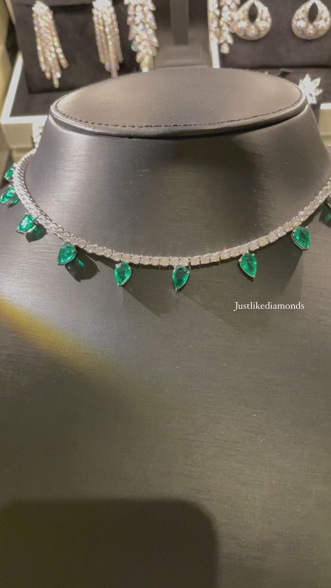 Tennis necklace with green pears قلاده التينيس مع الدمعات