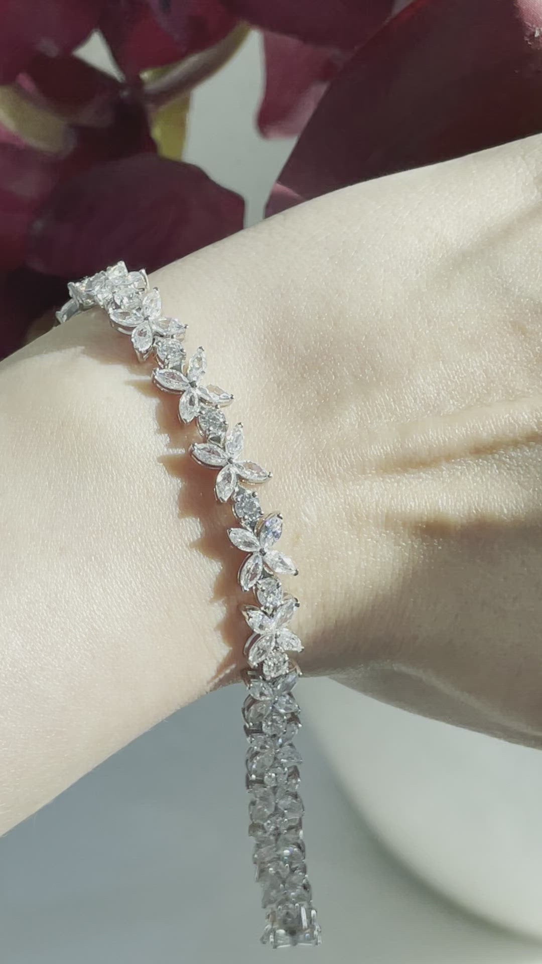 Marquise flower bracelet سوار الماركيز على شكل ورود