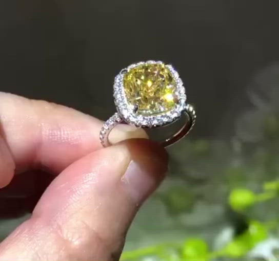 Cushion cut yellow خاتم كوشن أصفر فانسي