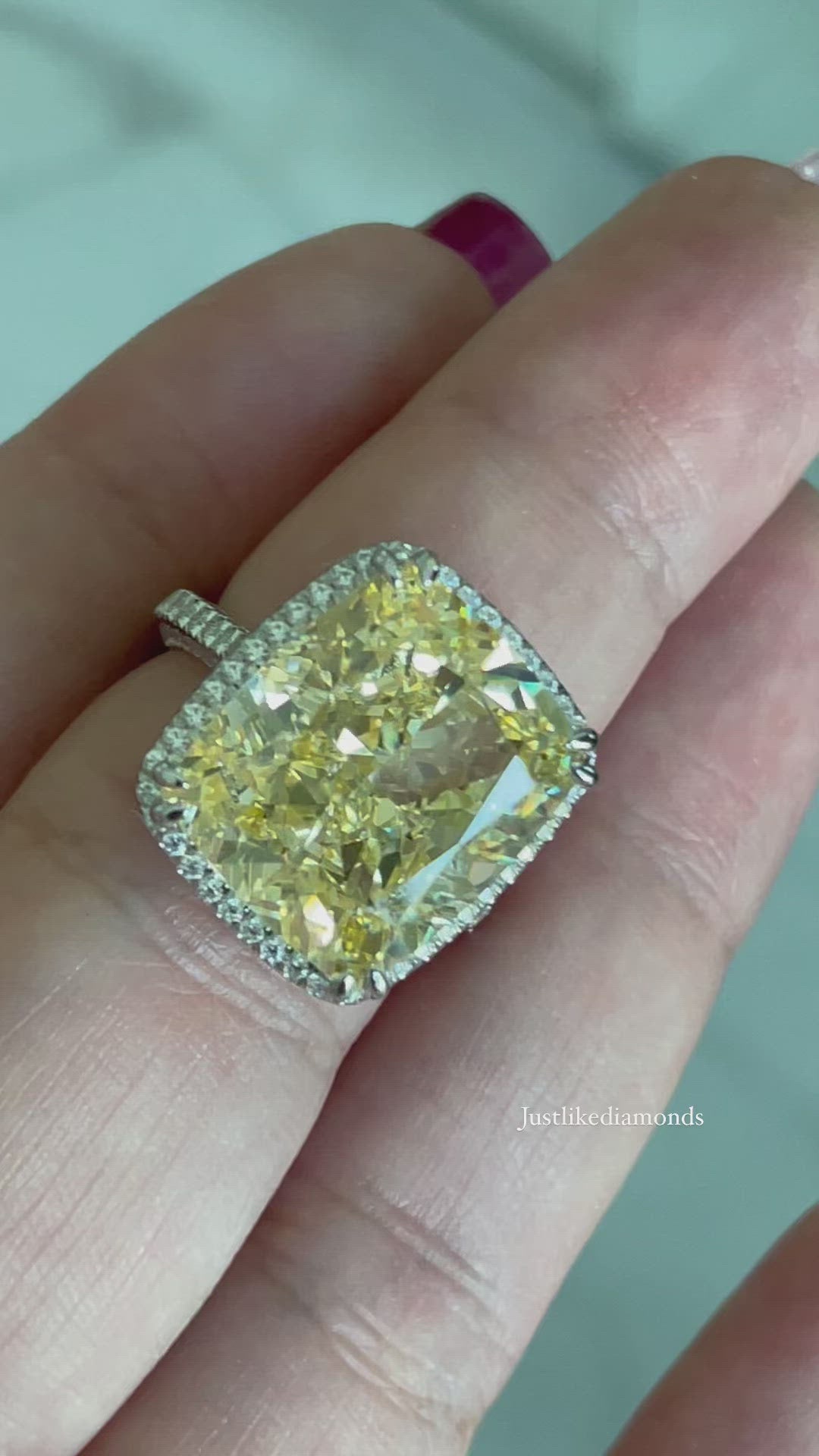 Yellow fancy ring with a Cochin cut خاتم سوليتير اصفر كوشن