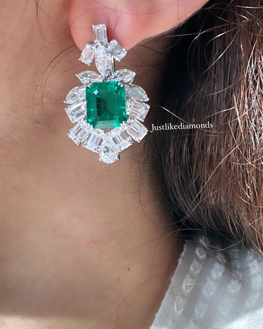 Green earrings أقراط الزمرد