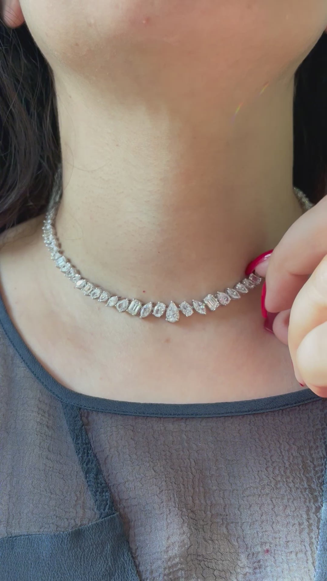 Mix cut stones chocker with central pear تشوكر خليط الأحجار