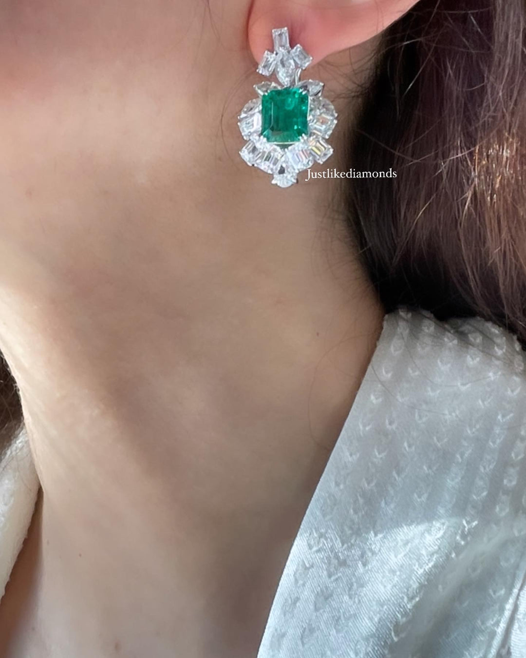 Green earrings أقراط الزمرد