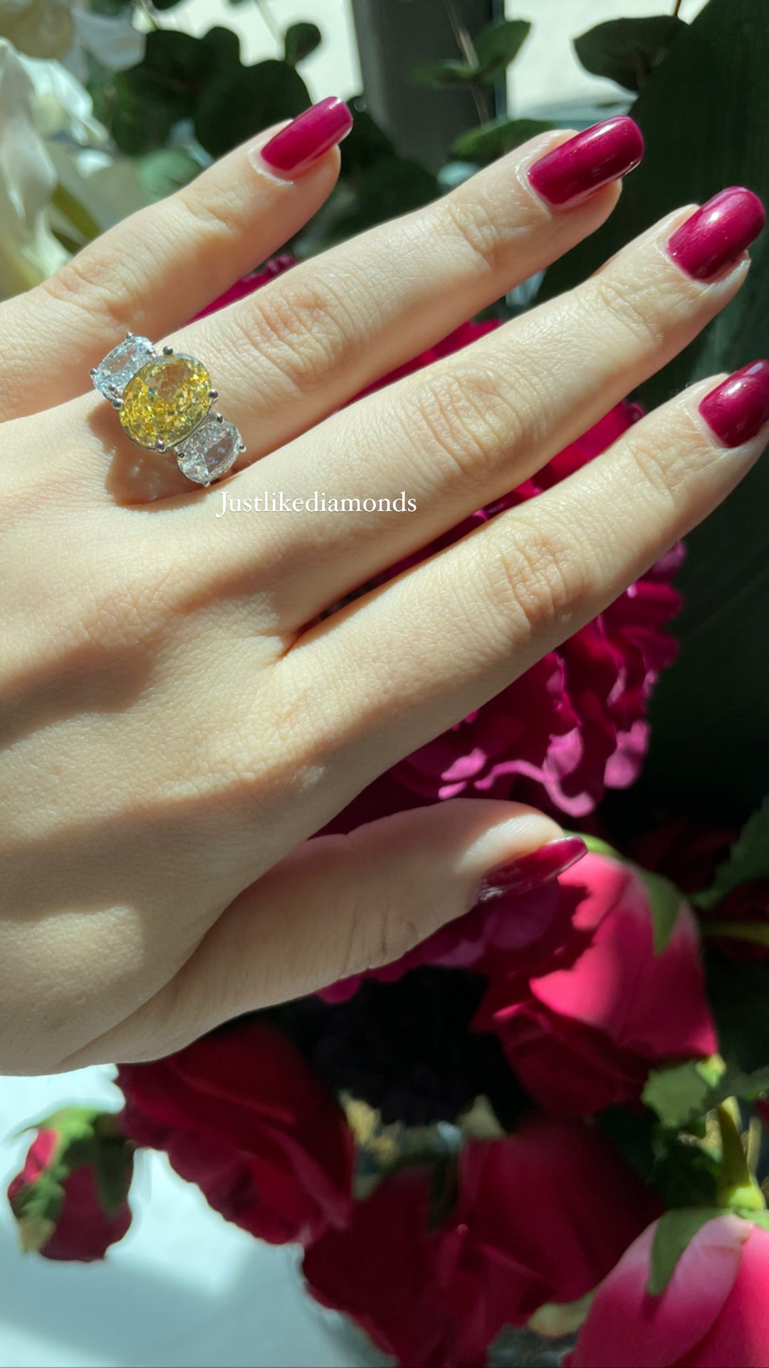 Oval yellow ring خاتم السوليتير الاوفال