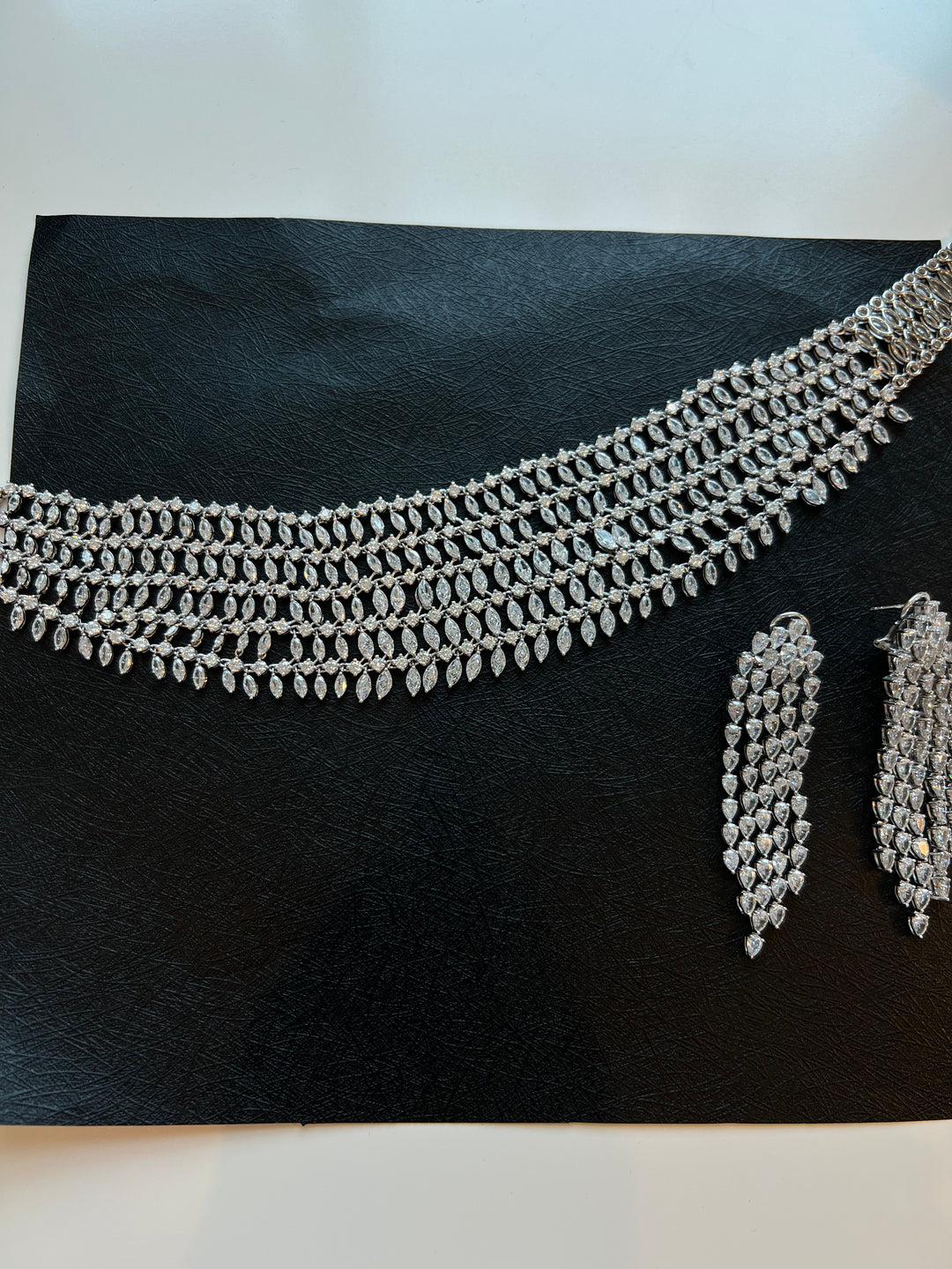 Chocker with marquis تشوكر الماركيزات