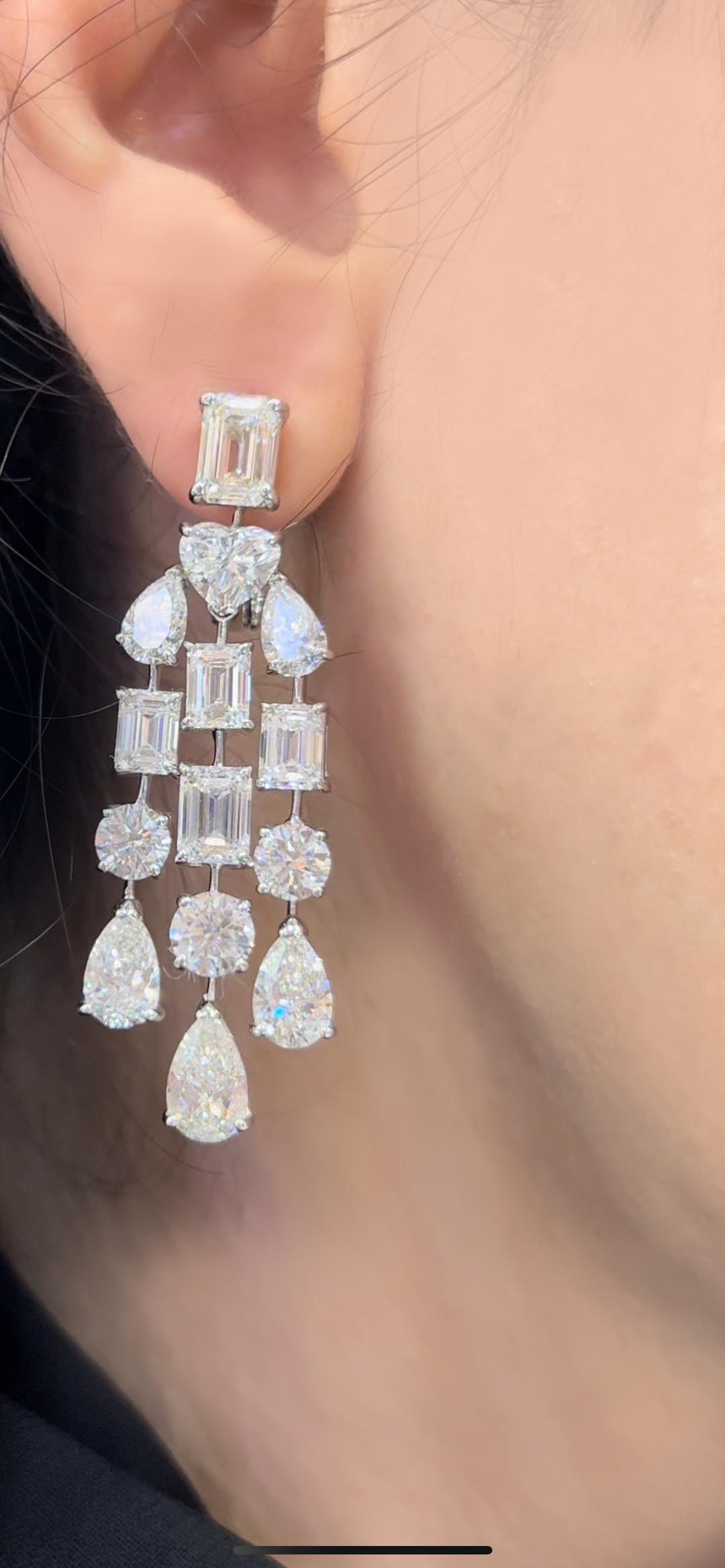 Chandelier emerald earrings أقراط الشاندليير الايميرالد