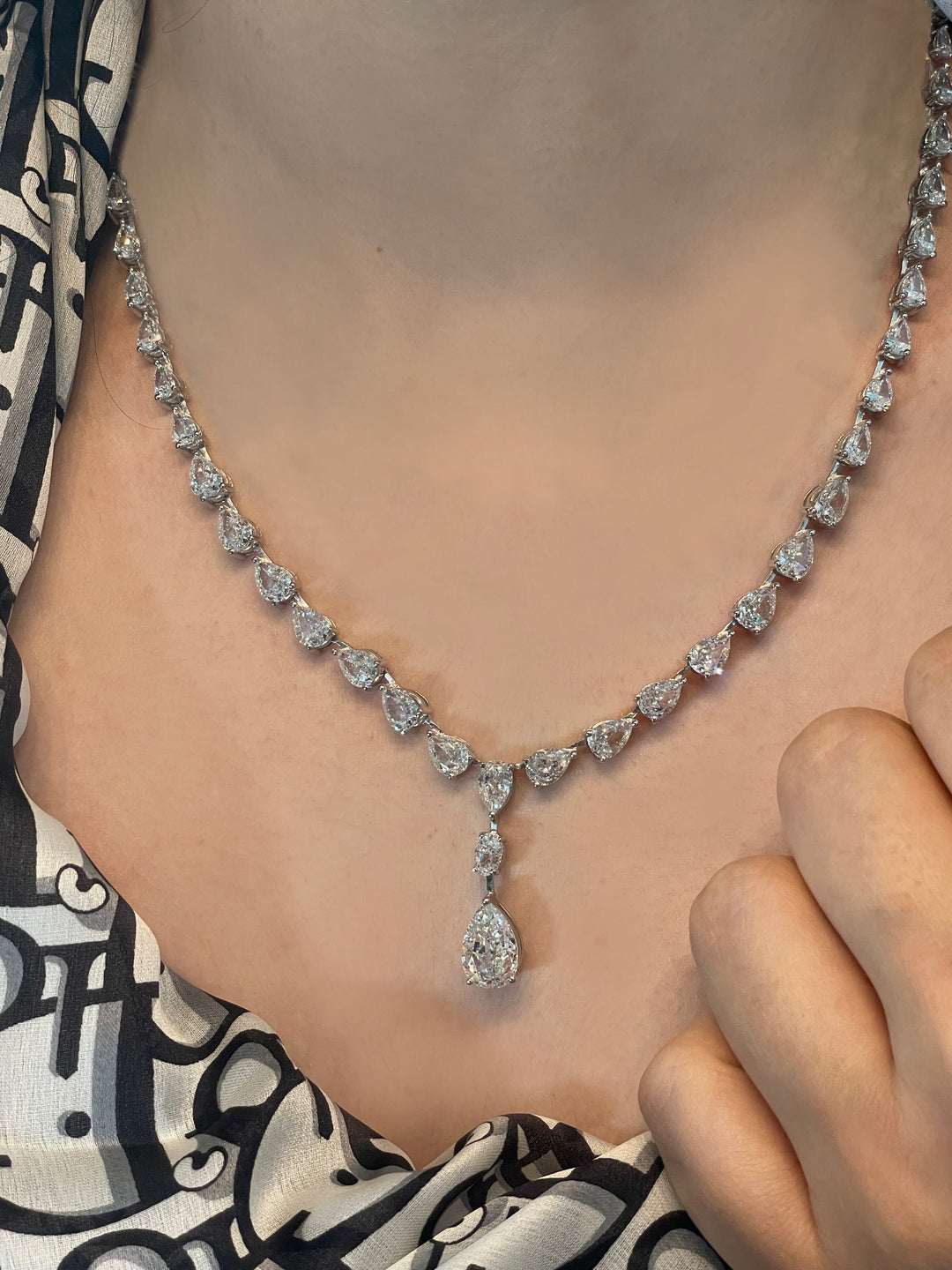 Solitaires pears necklace  قلاده سوليتيرات الدمعات