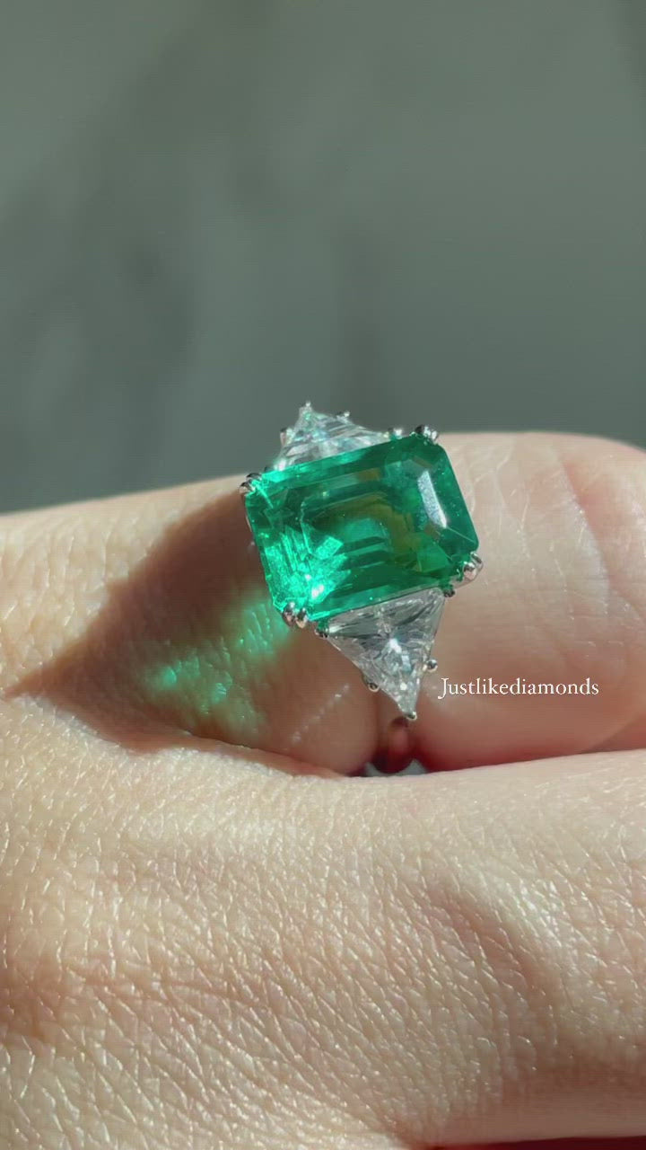 Green simple ring   خاتم سوليتير أخضر ناعم