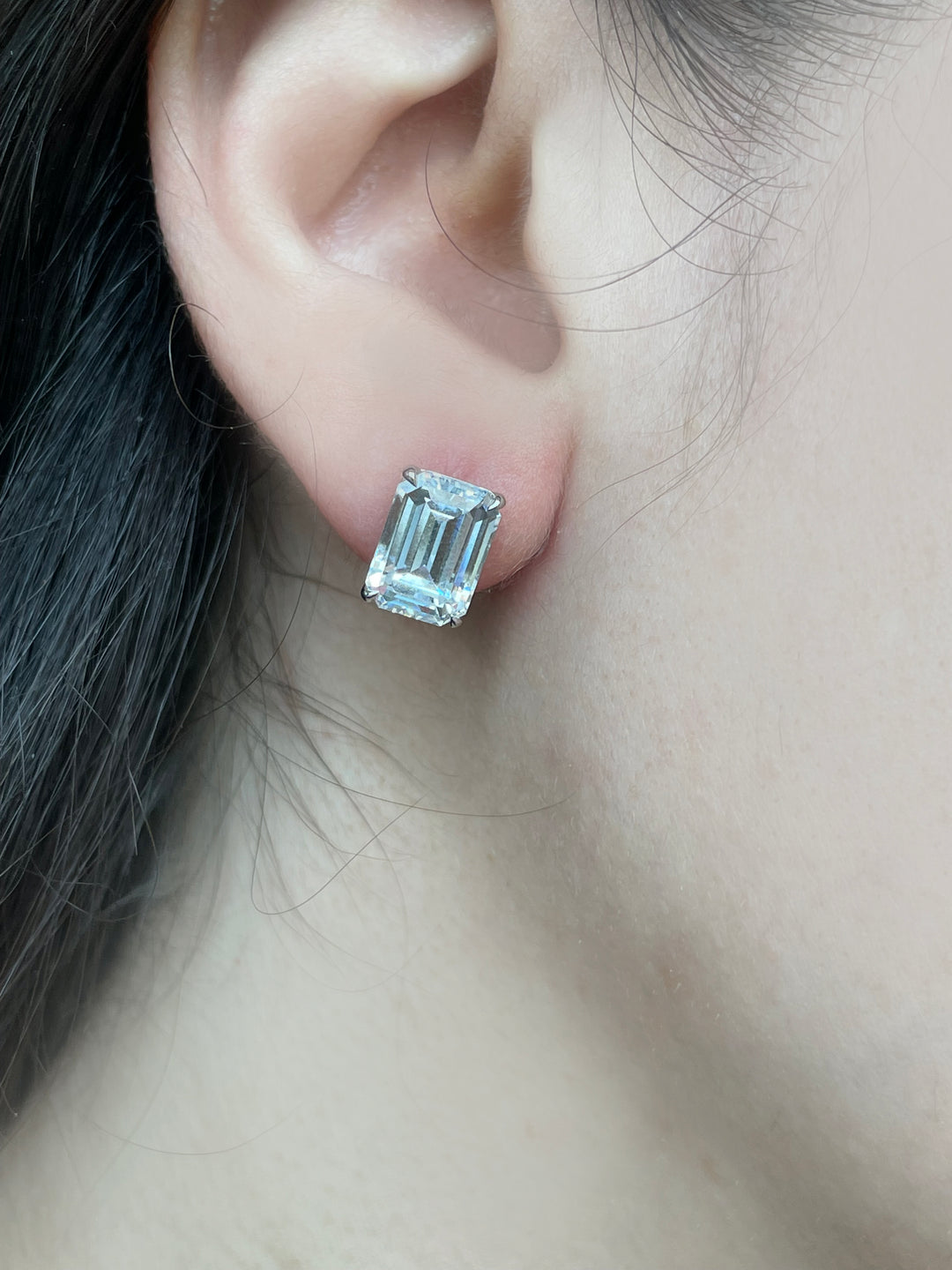 Emerald cut studs أقراط الايميرالد 4 قيراط