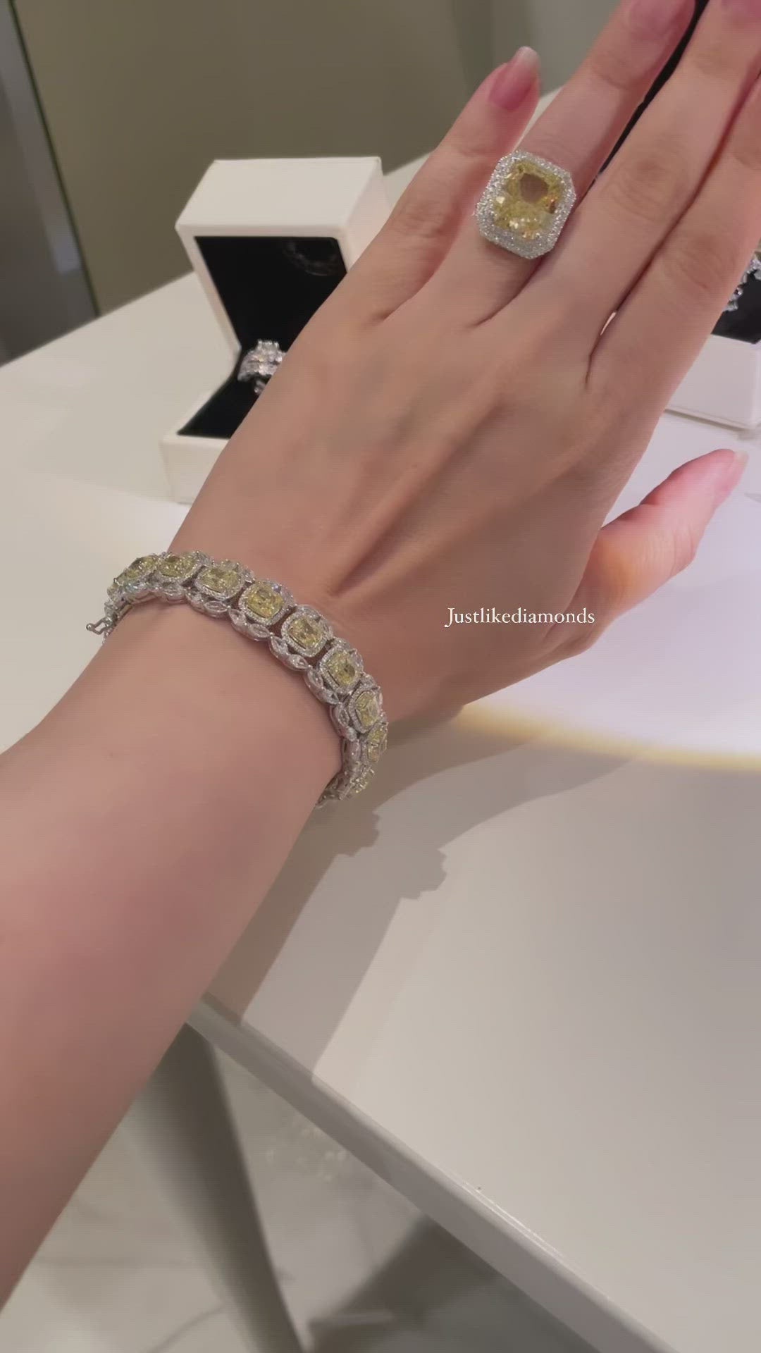 Bangle yellow fancy بانغل أصفر فانسي