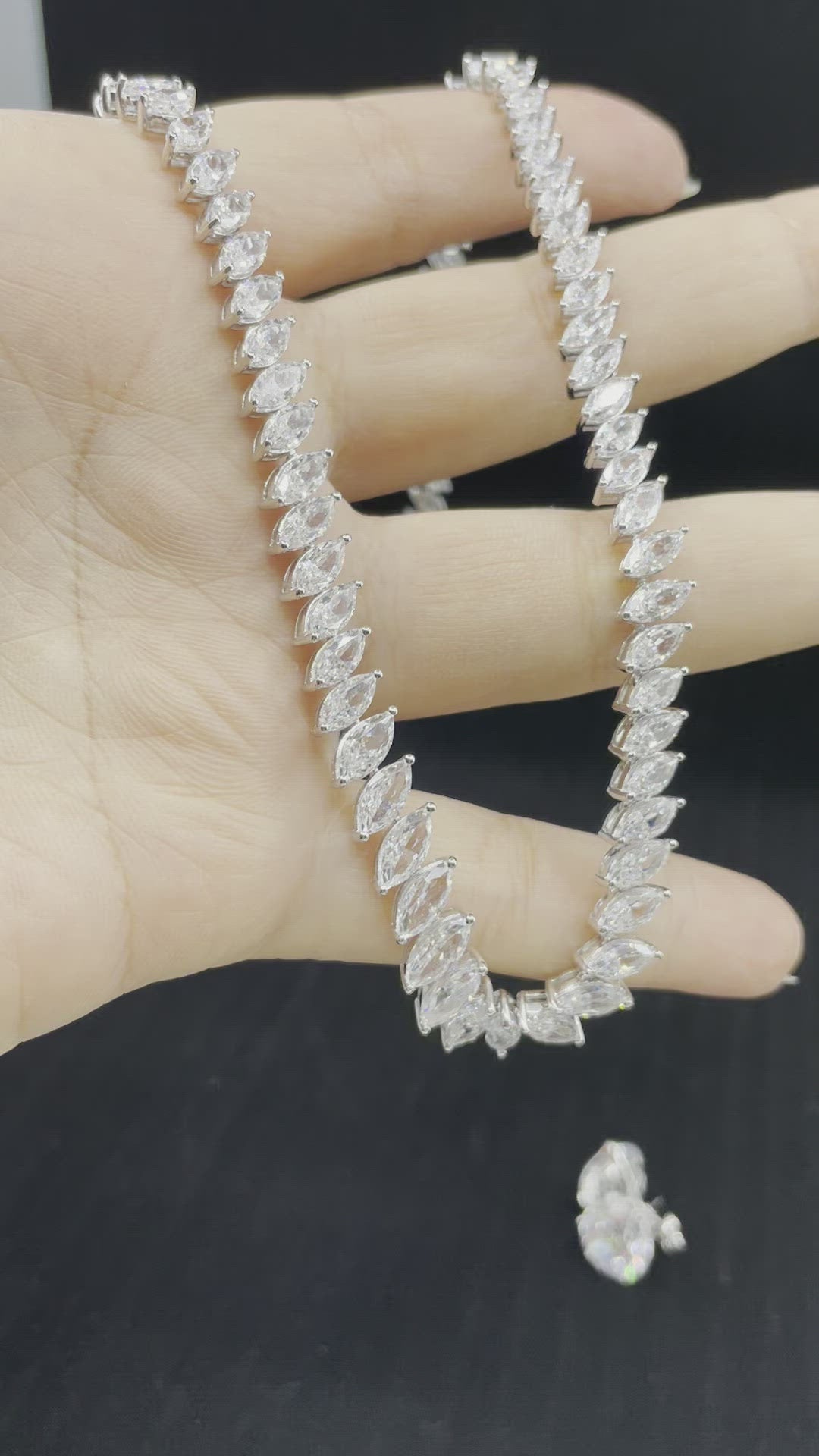 Marquise necklace قلادة الماركيزات