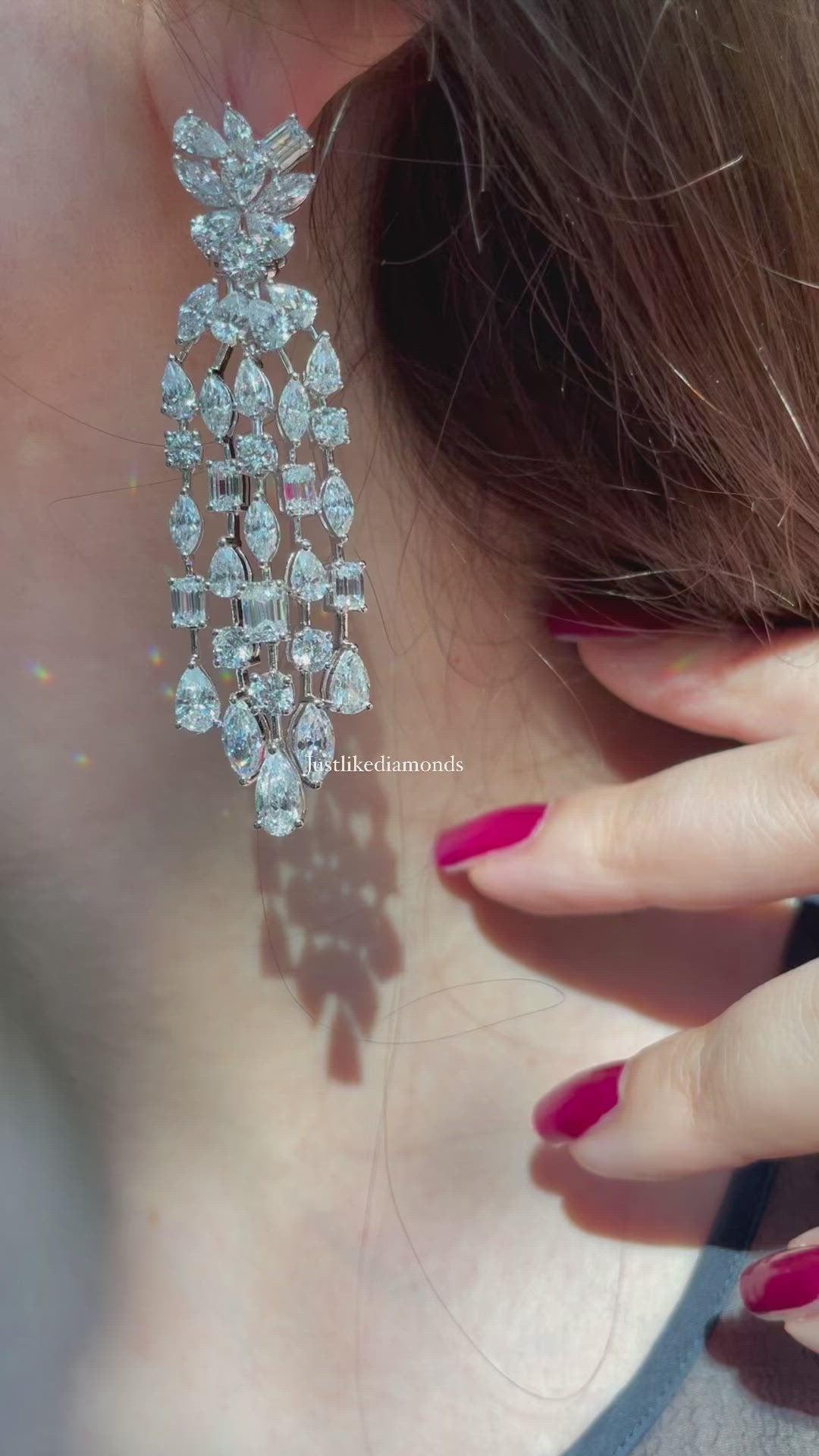 White chandelier earrings أقراط الشاندليير بأحجار مختلفه