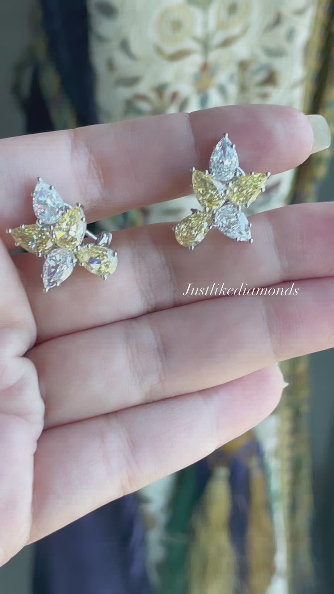 Many pears yellow earrings أقراط أصفر فانسي بعدة دمعات