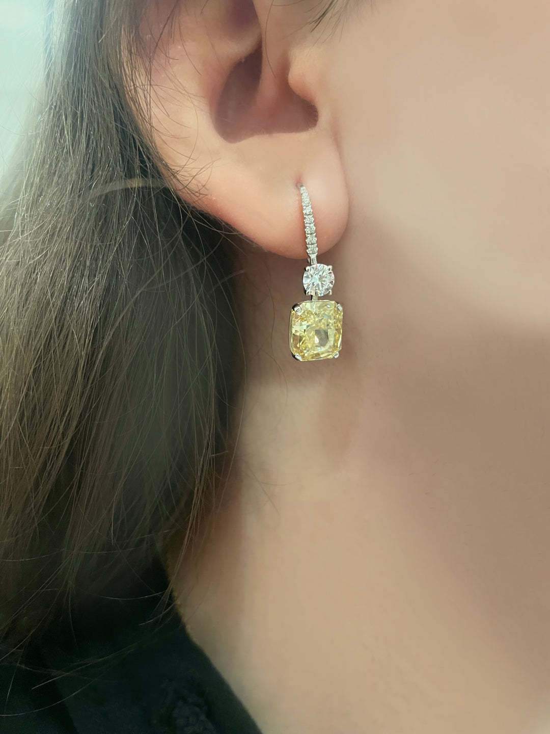 Simple radiant cut earrings أقراط راديانت ناعمة